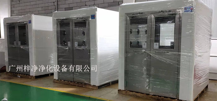 在潔凈室領(lǐng)域，風(fēng)淋室作為一種關(guān)鍵的空氣凈化設(shè)備